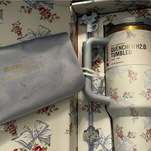 LoveShackFancy Light Blue Floral Design 
Stanley 1913 40oz Tumbler